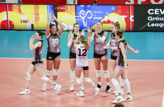 Slovenske prvakinje lovijo zaostanek in ligo prvakinj