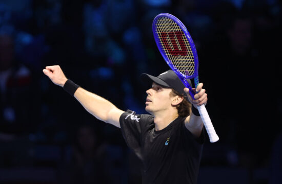 De Minaur na finalu sezone premagal Fritza (VIDEO)