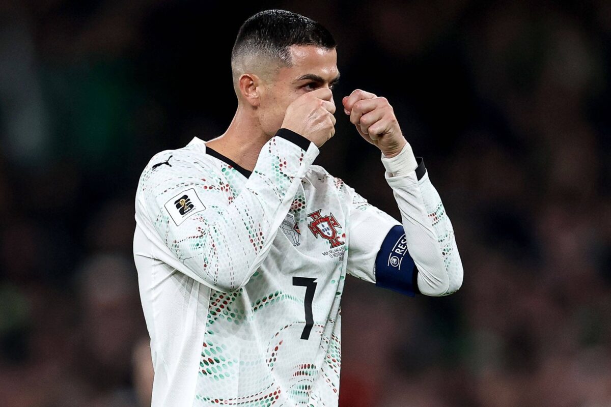 Ronaldo po rdečem kartonu spakiral kovčke