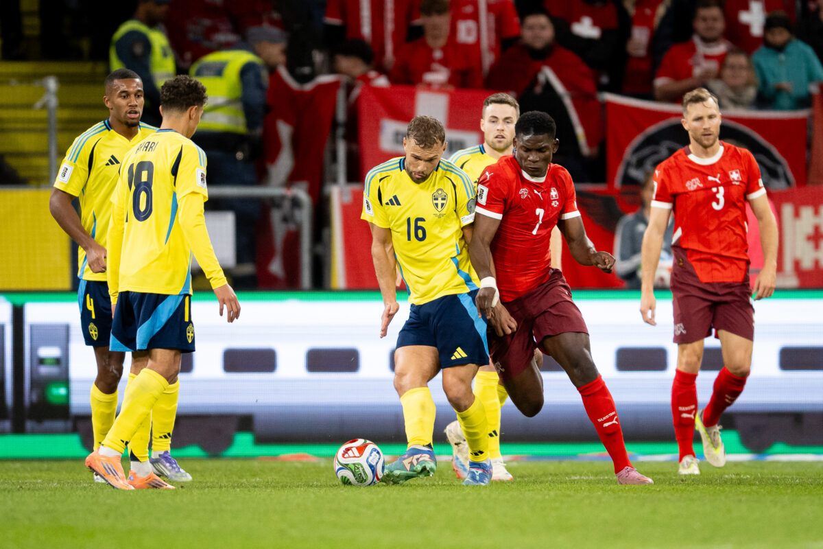 V živo na SK: Jo lahko Švedi zagodejo Švicarjem?