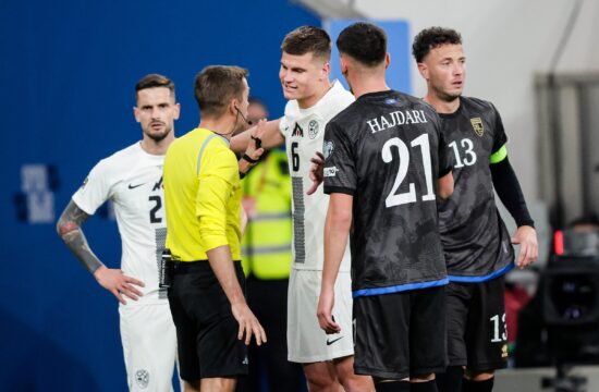 Slovenci po kosovski veselici v Stožicah ostali brez možnosti za mundial (VIDEO)