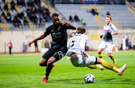 V Sloveniji ni prekrška, v Evropi enajstmetrovka (VIDEO)