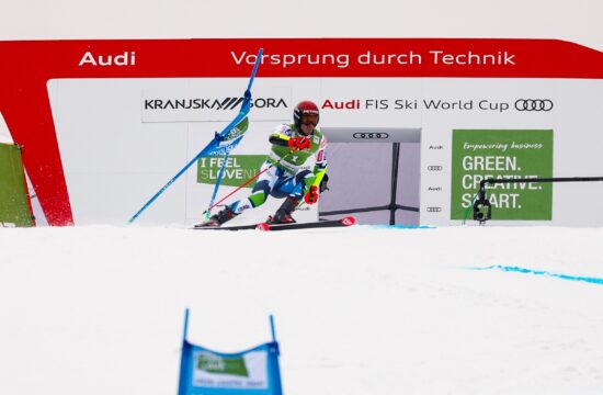 Kdo rešuje slovenski smučarski jutri?