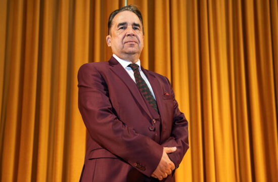 “Za nastope sta plačana le dva, morda trije Slovenci”