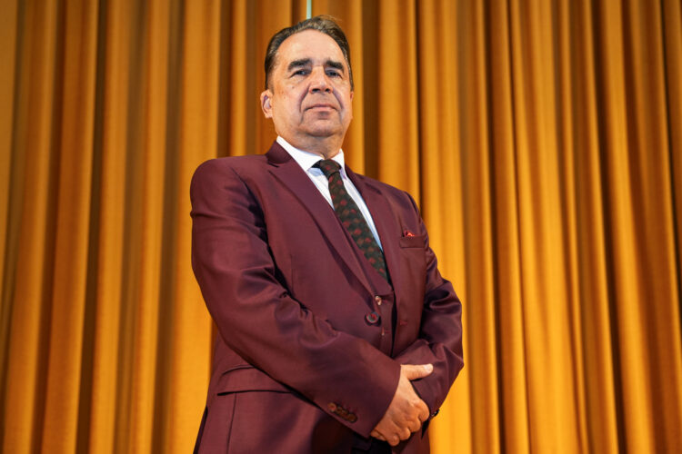 "Za nastope sta plačana le dva, morda trije Slovenci"