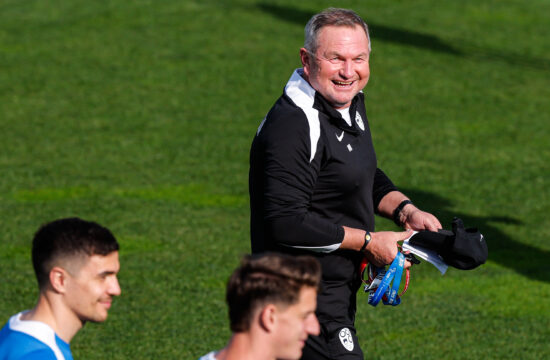 Bo Slovenija vseeno igrala na “svetovnem prvenstvu”?