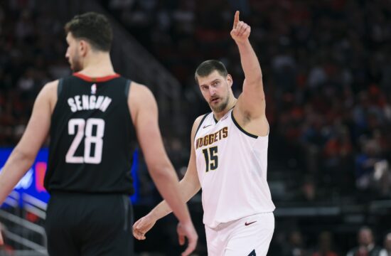 Jokić osvojil Houston, žarek upanja za Dallas (VIDEO)