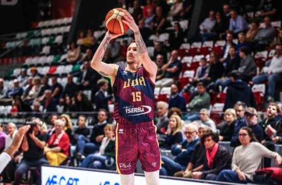 Spektakularen koš Gregorja Hrovata (VIDEO)