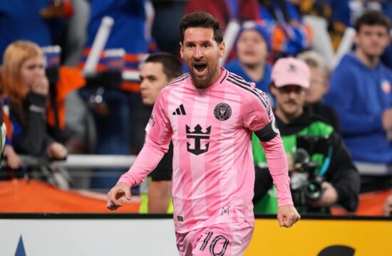 Slovenec v polfinalu z vročim Messijem (VIDEO)