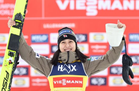 Kdo je Japonka, ki ogroža vladavino Nike Prevc