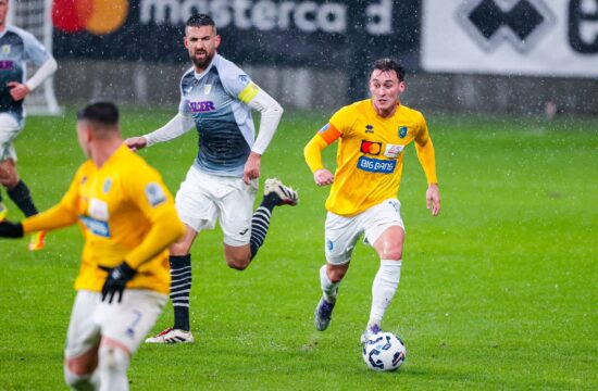 PLT: za zaključek kroga mlinarji v Stožicah razbili Šiškarje (VIDEO)