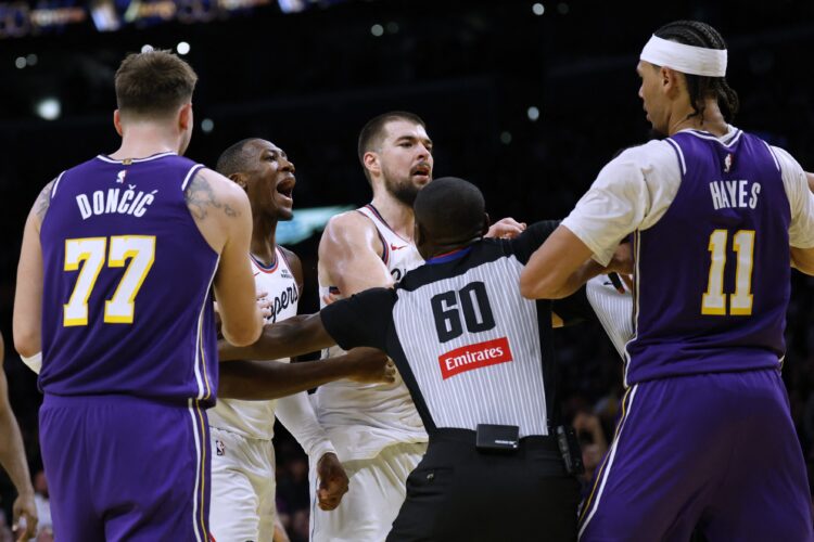 Luka hvaležen "varnostniku": Plačal bom njegovo kazen (VIDEO)