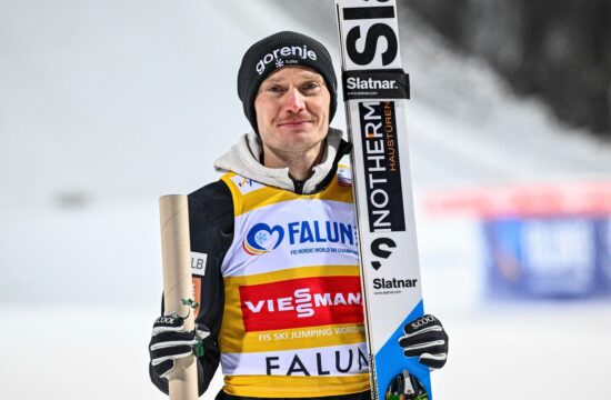 Anže Lanišek končal dolgo čakanje. In skočil v elitno družbo