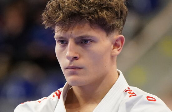 Sluga v skupinskem delu izgubil oba dvoboja