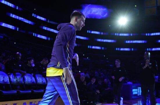 Luka Dončić še zdaleč ni bil edni (VIDEO)