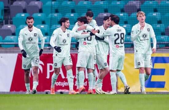 Zmaji stežka strli žilave Radomljane (VIDEO)