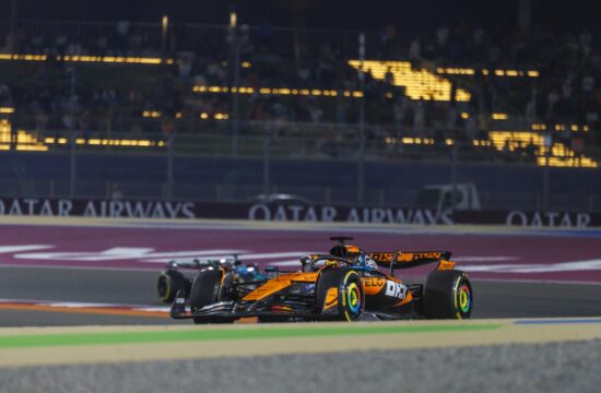 Piastri vrgel rokavico, boj za naslov se zapleta (VIDEO)