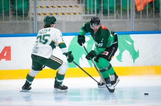 Mahkovec 53 sekund pred koncem podaljška odločil zmagovalca