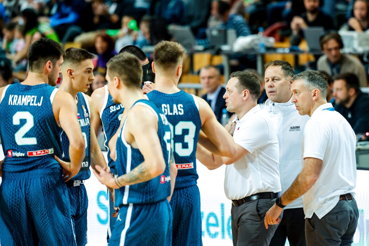 Rdečica po zadnji klofuti še ni zbledela