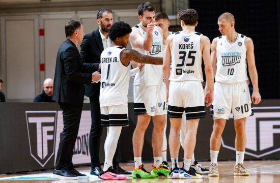 Iliirja gosti Avstrijce, Krka nemočna na Bližnjem vzhodu