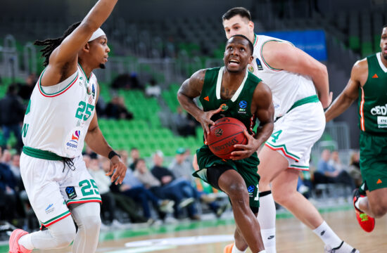 Zmaji suvereno lomijo poljske tekmece (VIDEO)