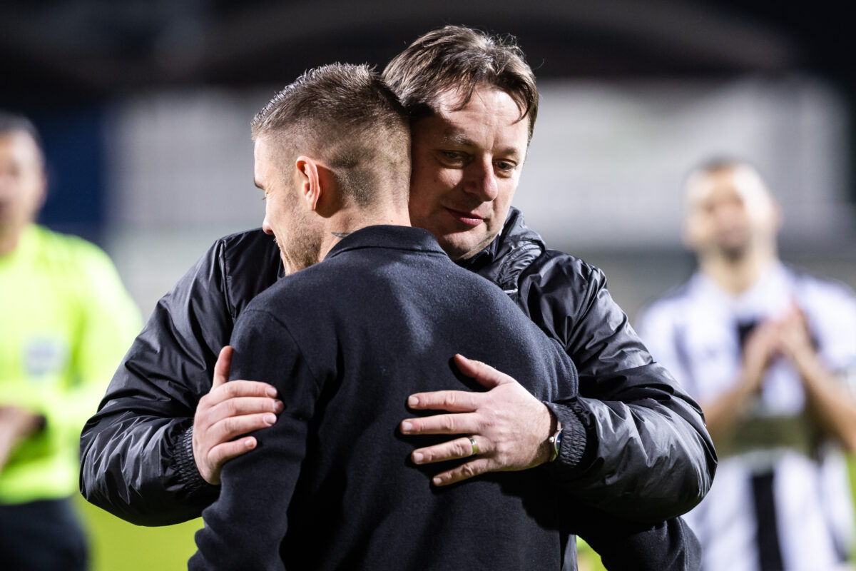 Mura v krizi: kam pluje črno-bela barka?