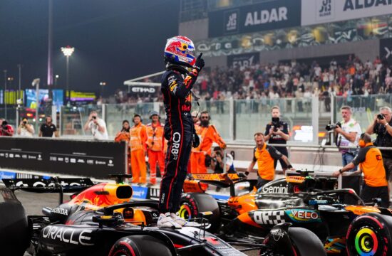 Verstappen vrgel rokavico McLarnu (VIDEO)