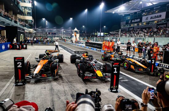 Top3 Qualify (L) Lando Norris (GBR) - McLaren Formula 1 Team - McLaren MCL39 - Mercedes (c) Max Verstappen (NED) - Oracle Red Bull Racing - Red Bull RB21 - Honda RBPT (R) Oscar Piastri (AUS) - McLaren Formula 1 Team - McLaren MCL39 - Mercedes during th