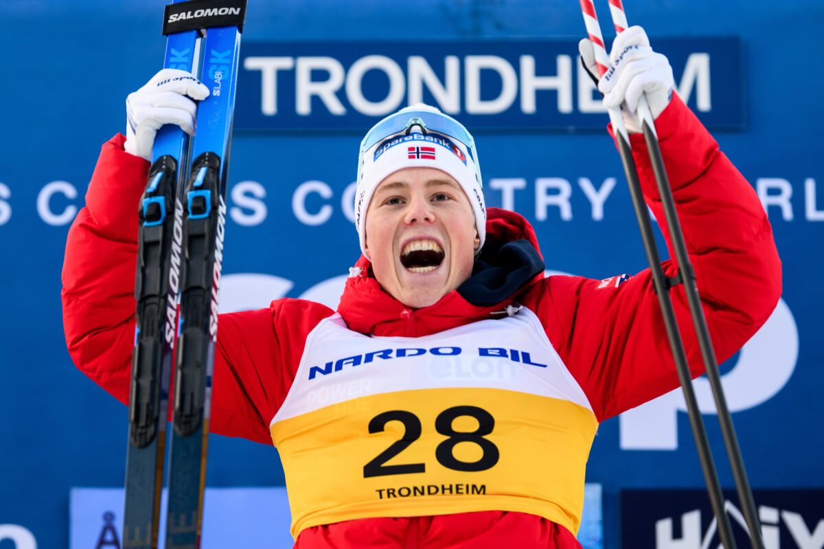 Po 16 letih najboljši tekač na smučeh spet … biatlonec