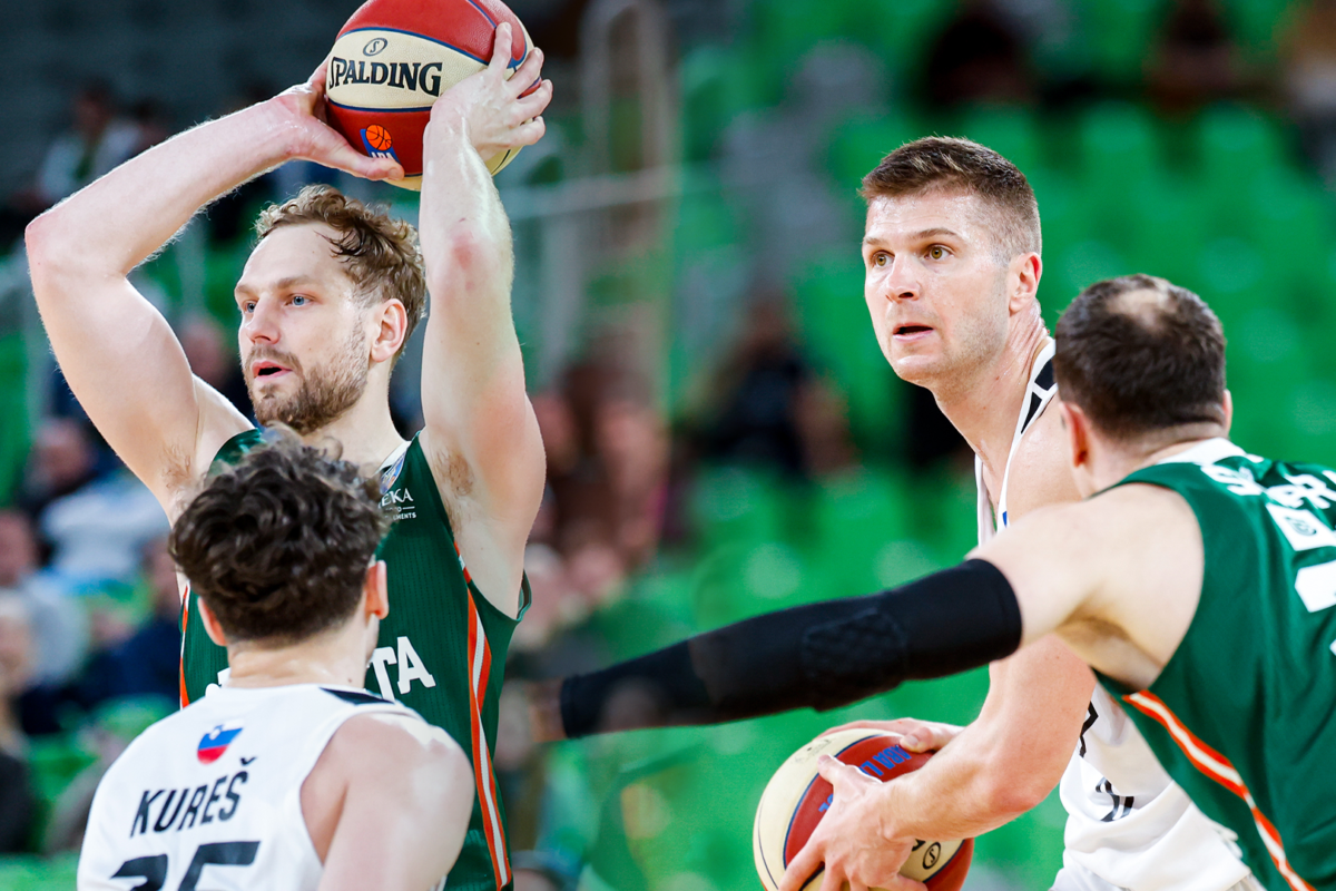 Nenavadno srečanje dveh kapetanov