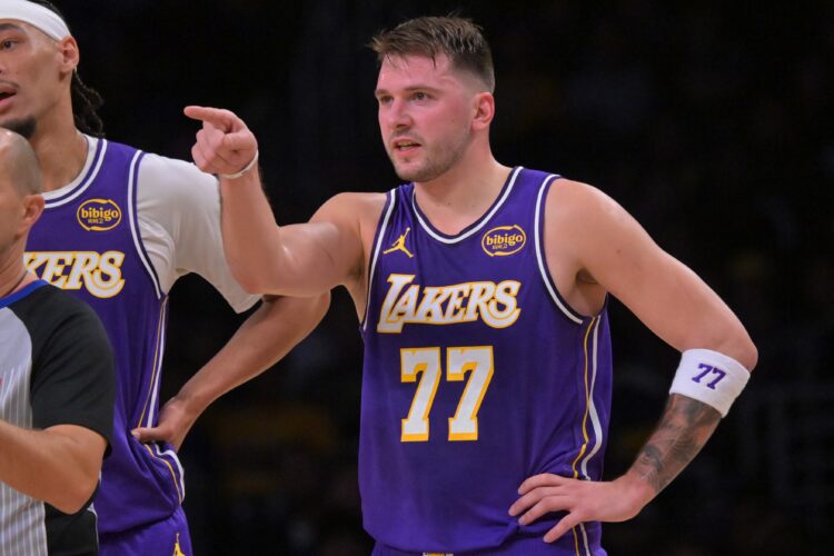 NBA: San Antonio Spurs at Los Angeles Lakers