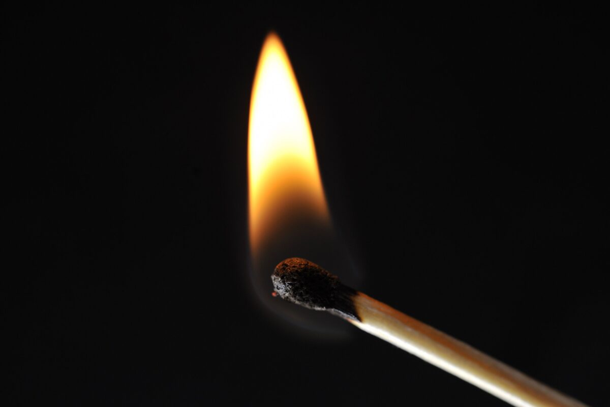 Klub izpadel, navijači zažgali stadion (VIDEO)