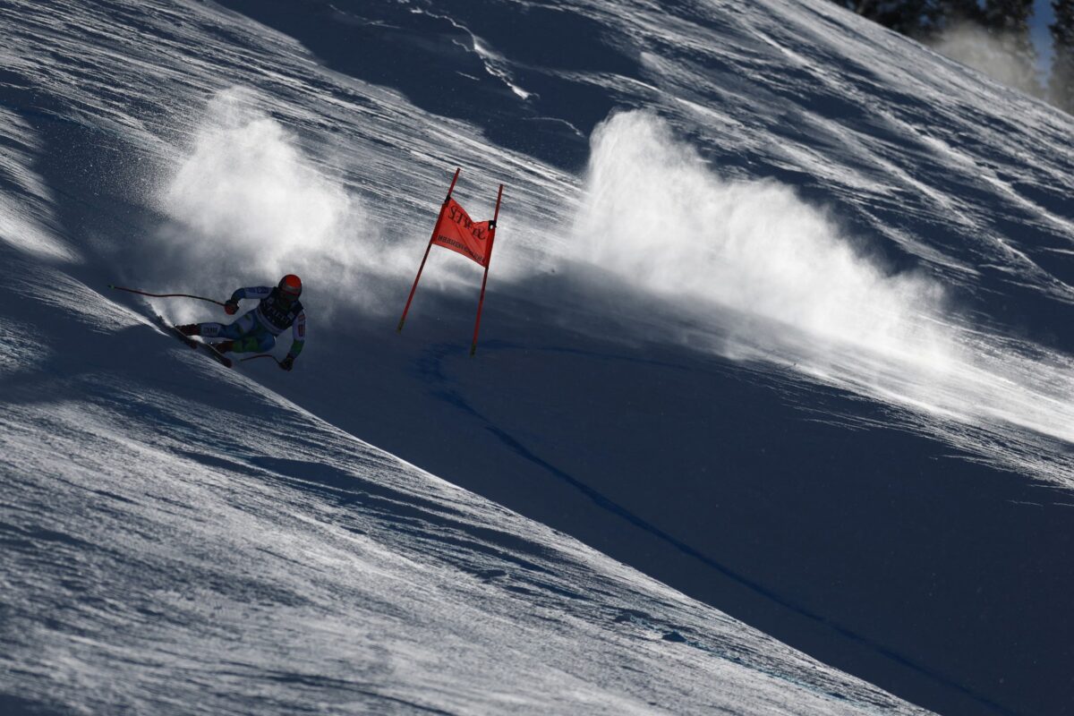 “Govorijo o varnosti, nato smučarje vržejo v temo”