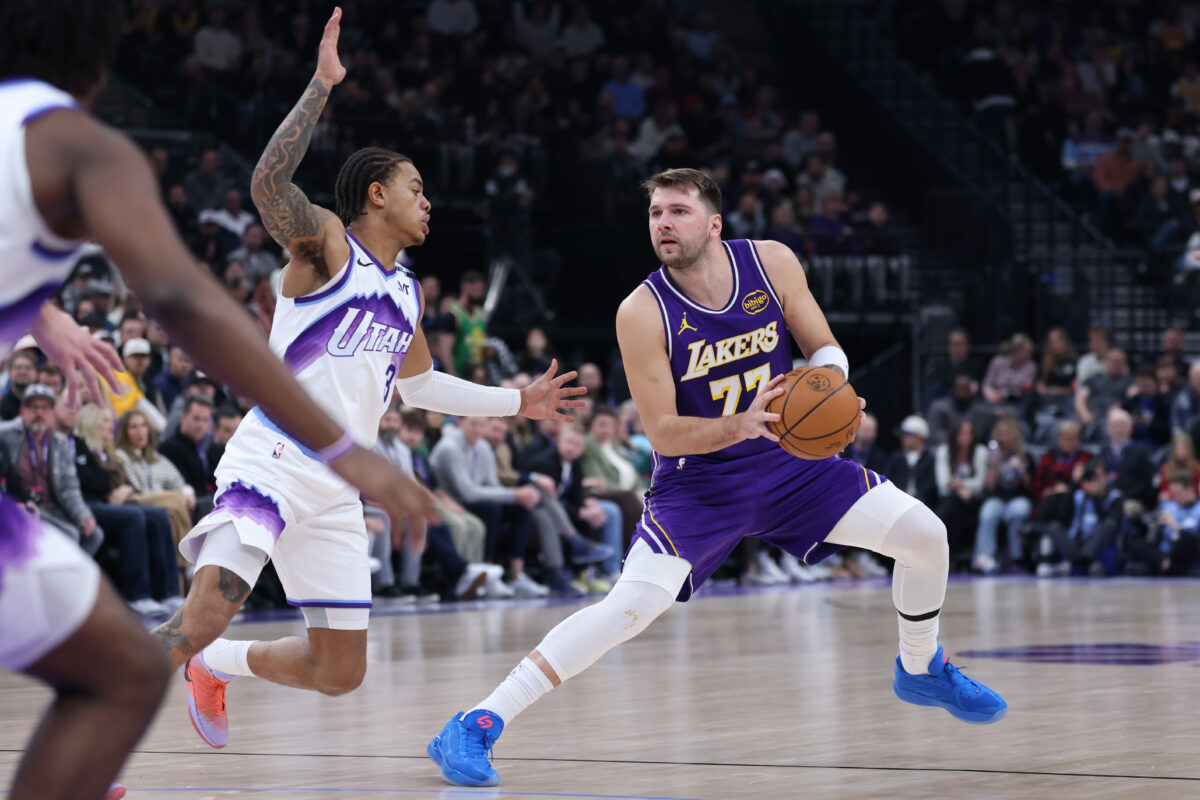 Vrhunci srečanja med Utah Jazz in Los Angeles Lakers (VIDEO)