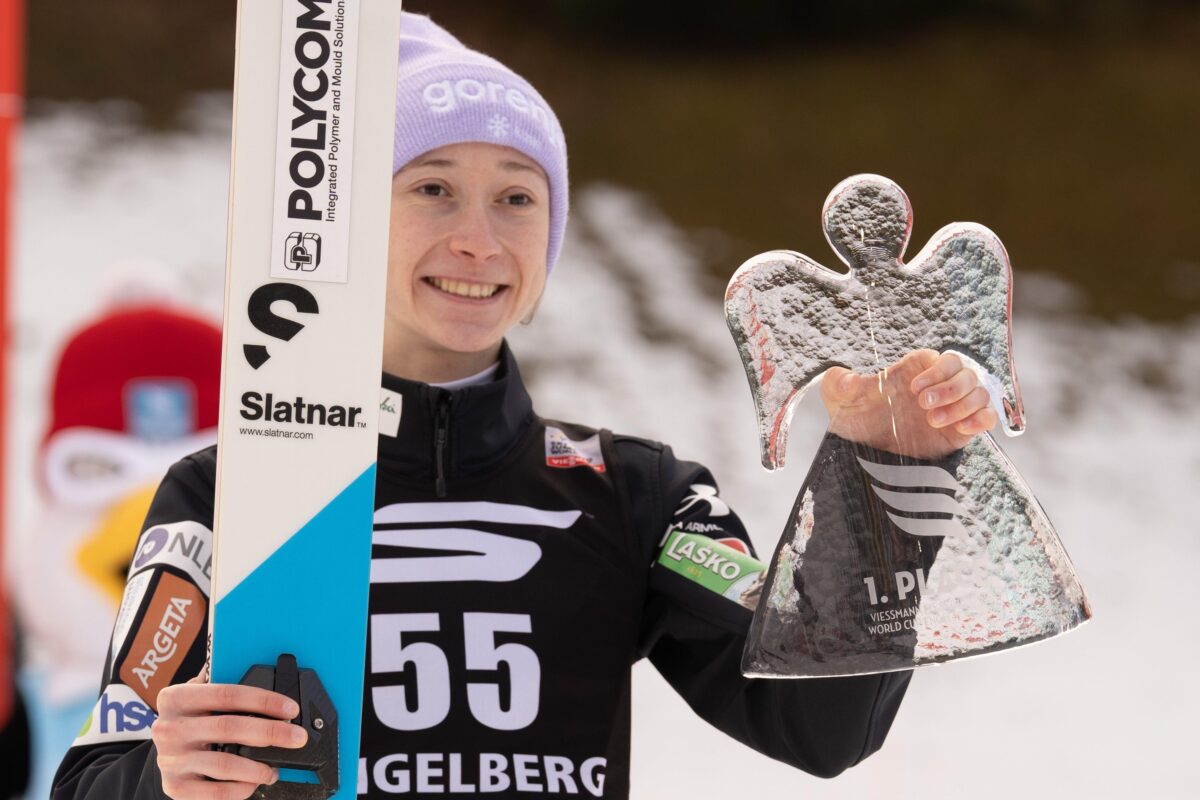 Nika Prevc z zmago in dobro voljo zapušča Engelberg (VIDEO)