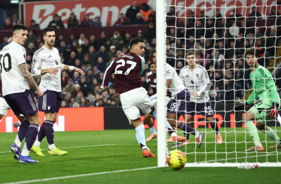 Premier League - Aston Villa v Manchester United