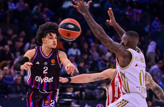 Zvezdi vrnitev ni uspela, prvaki zdržali proti Barceloni