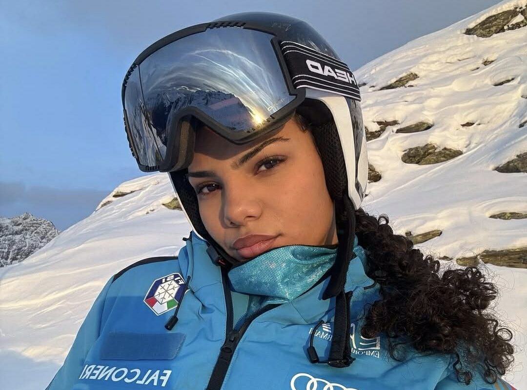 V svetovni pokal prihaja 16-letna ‘smučarska Shakira’