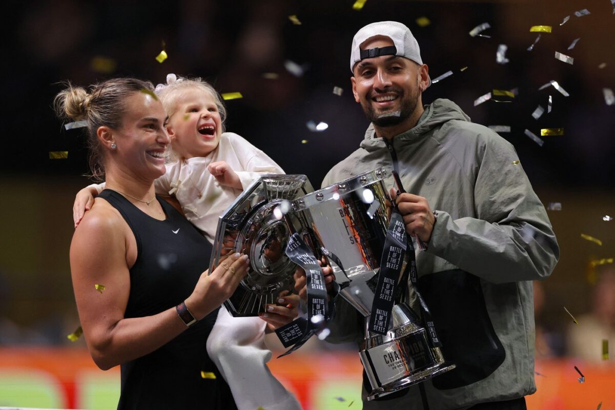 V bitki spolov brez presenečenja (VIDEO)