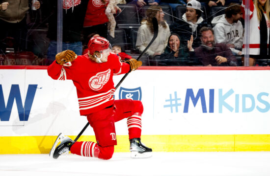 Detroit se je izenačil na vrhu