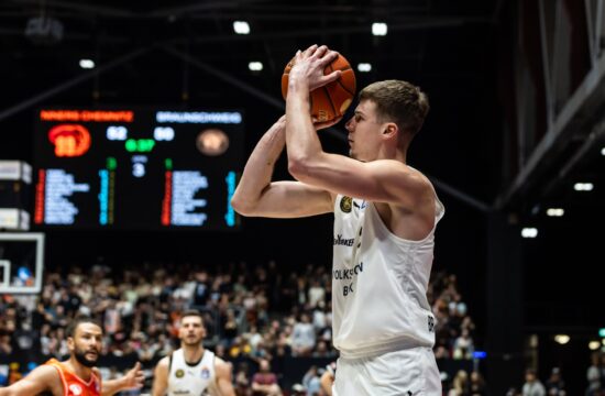 Ščuka ob vrnitvi zablestel, Hrovat prvi igralec Dijona