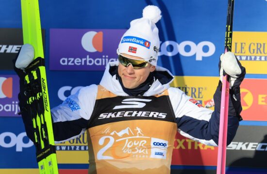 Stenshagen do premierne zmage, Klaebo povišal prednost