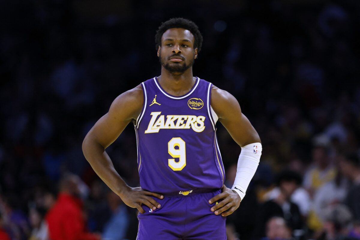 Malemu Jamesu se smeji ves košarkarski svet (VIDEO)