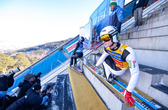 Domen Prevc na zadnjo postajo z velikansko prednostjo