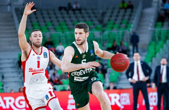 Zmaji v trdem boju z enim od favoritov EuroCupa (VIDEO)