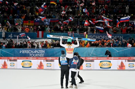 Ob slavju Domen Prevc popihal na duše Slovencev