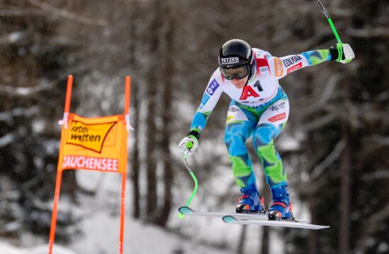 Kaos ob vrnitvi Ilke Štuhec na smukaško sceno