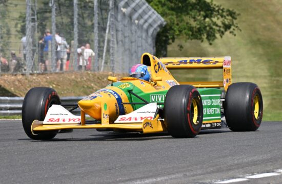 Legendarni Schumacherjev dirkalnik na dražbo, cena pa vrtoglava
