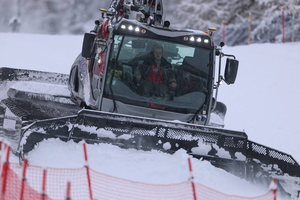 Narava močnejša od prirediteljev v Zauchenseeju