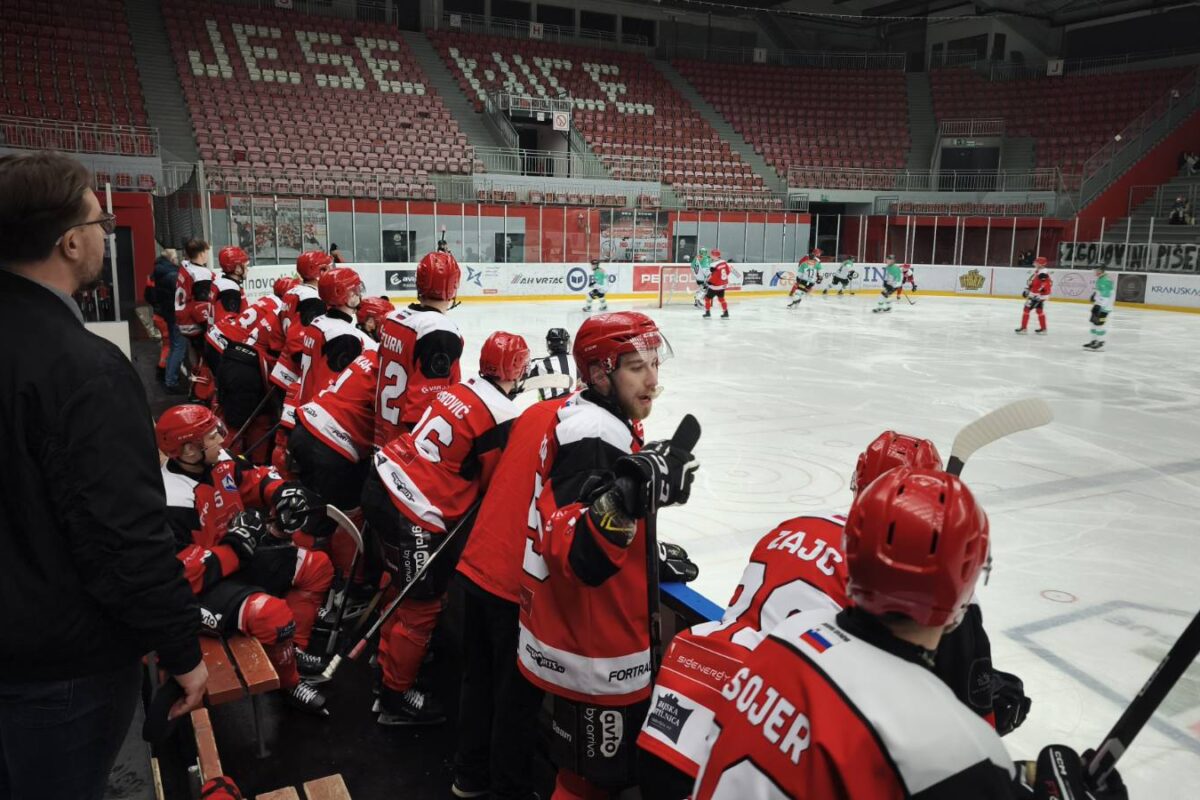 Znani tekmeci Jesenic za preboj v končnico